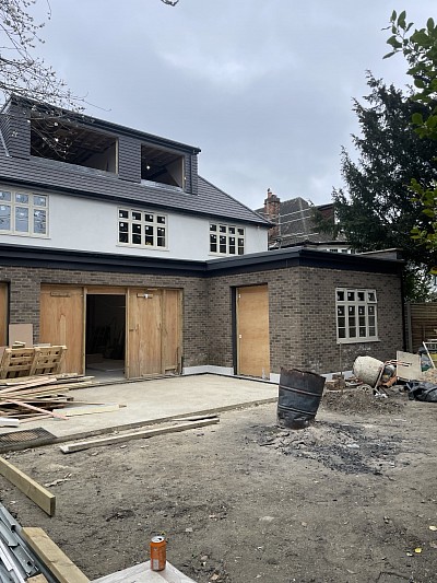 Our current project involves a comprehensive extension, reconstruction of the house, adaptation of the attic and replacement of the roof covering.